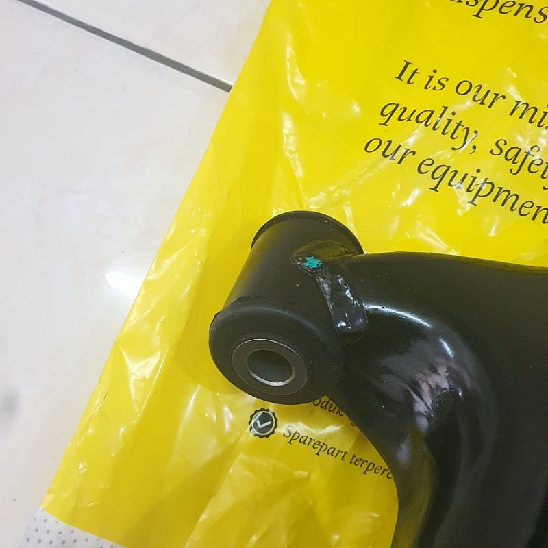 Lower Arm + Ball joint + Bushing Heiker Kiri Atau Kanan Mazda 2 2009-2013 & Ford Fiesta SNI KAN - foto 5